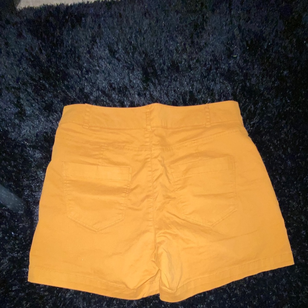 Shorts - Picture 2 of 3